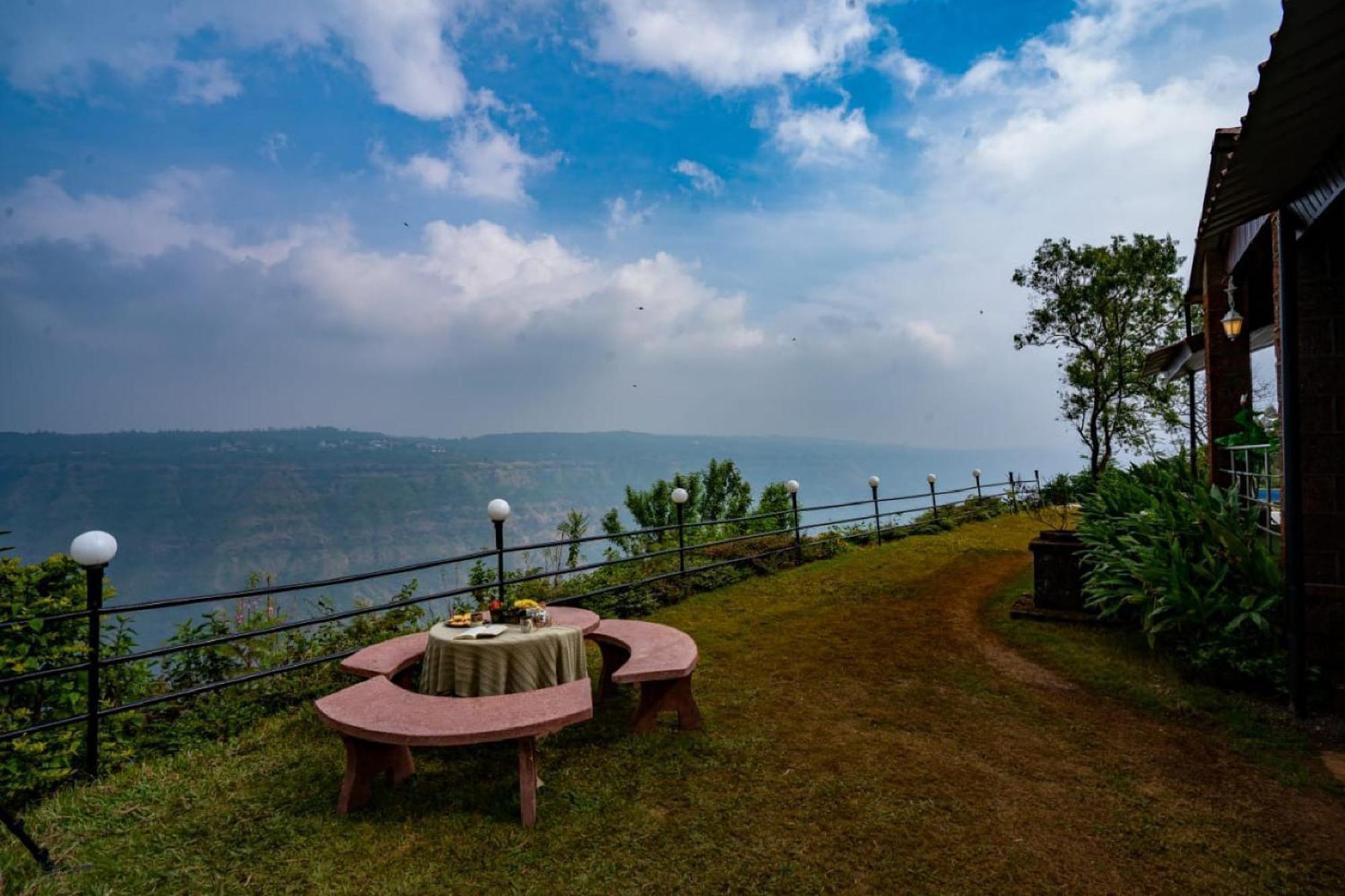Ariana * Mahabaleshwar