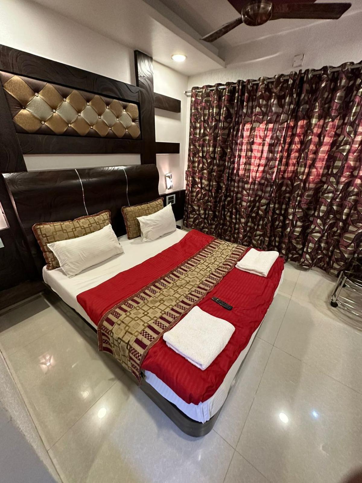 Js Excellency Hotel 2*