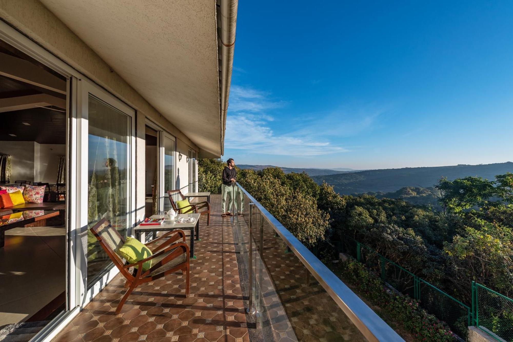 Saffronstays Horizon 360, A Short Walk From Venna And Market *