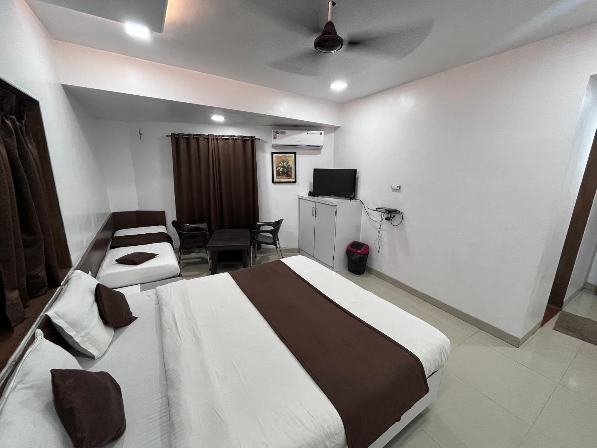 Anupama Hotel 3*