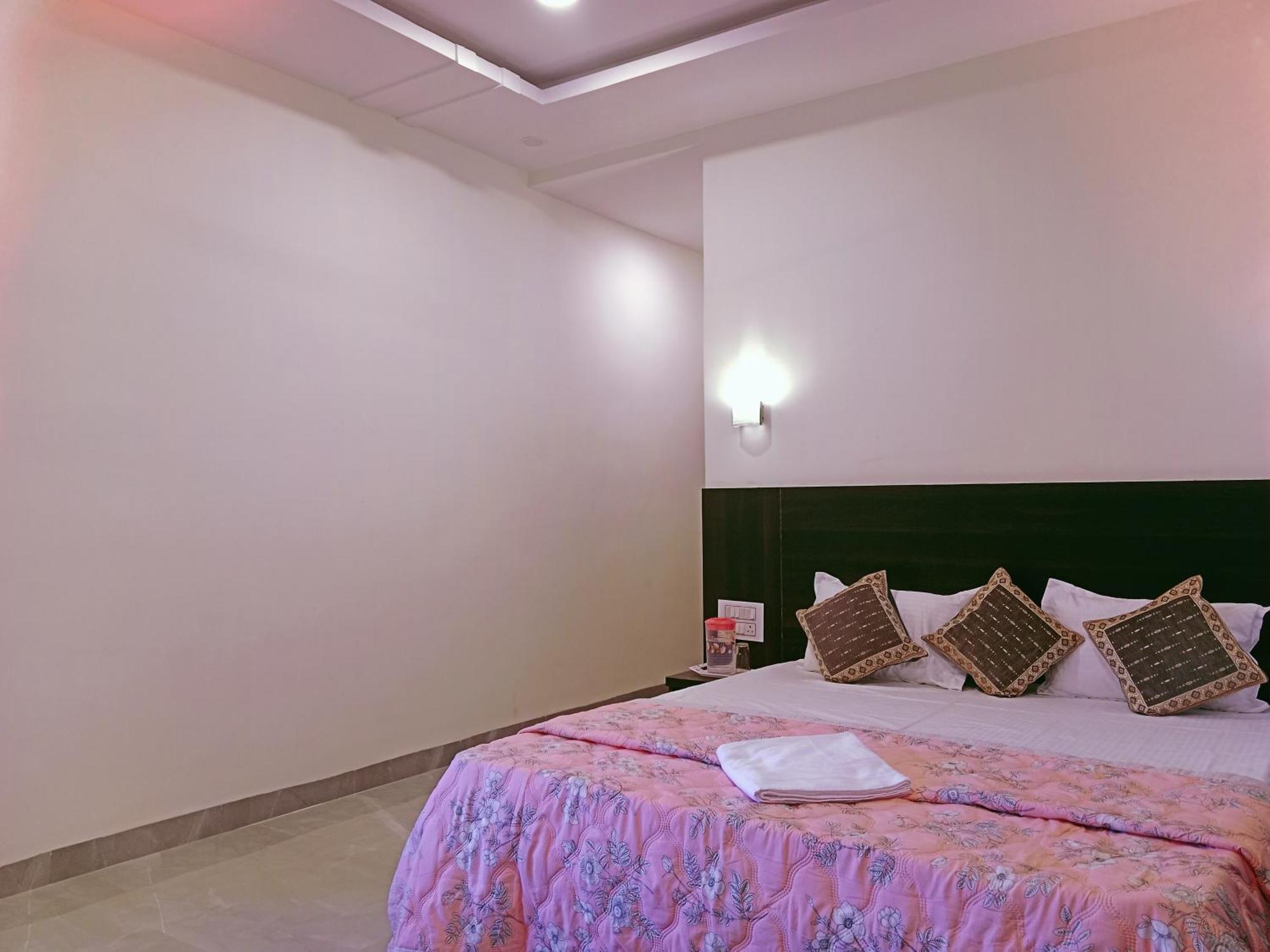 Dattatray Hollydays 3bhk With Balcony Country house