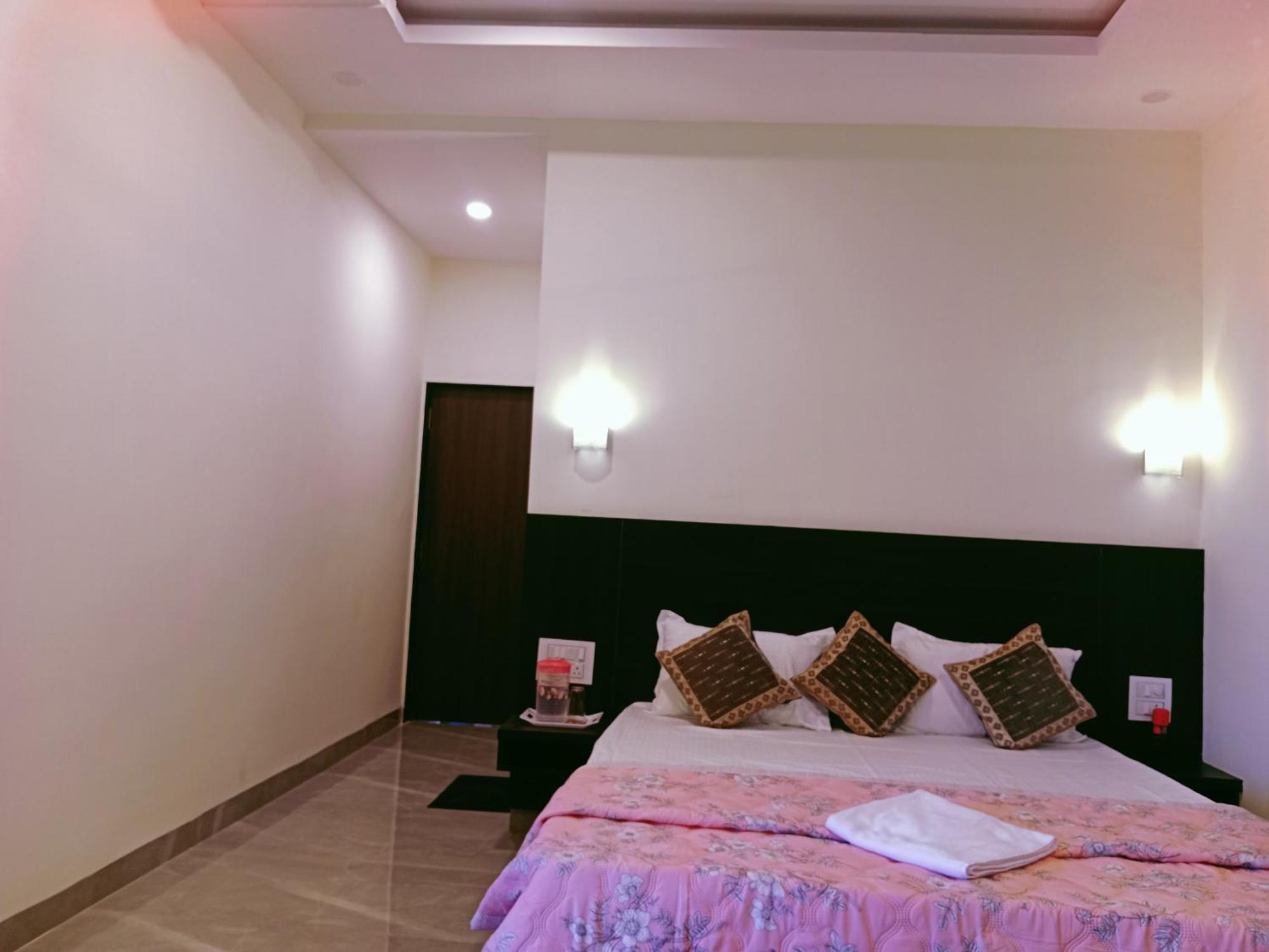 Country house Dattatray Hollydays 3bhk With Balcony *
