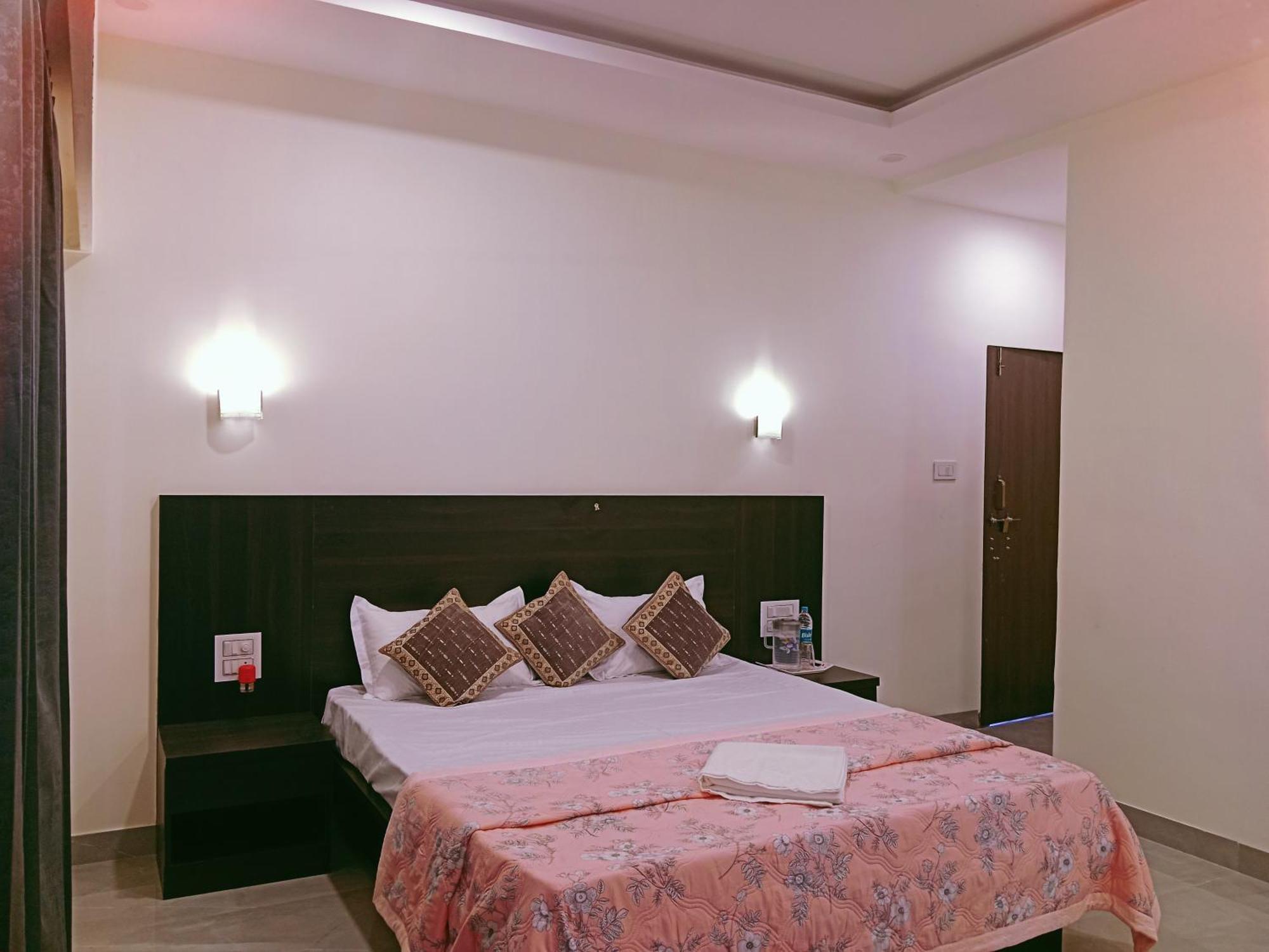 Country house Dattatray Hollydays 3bhk With Balcony *