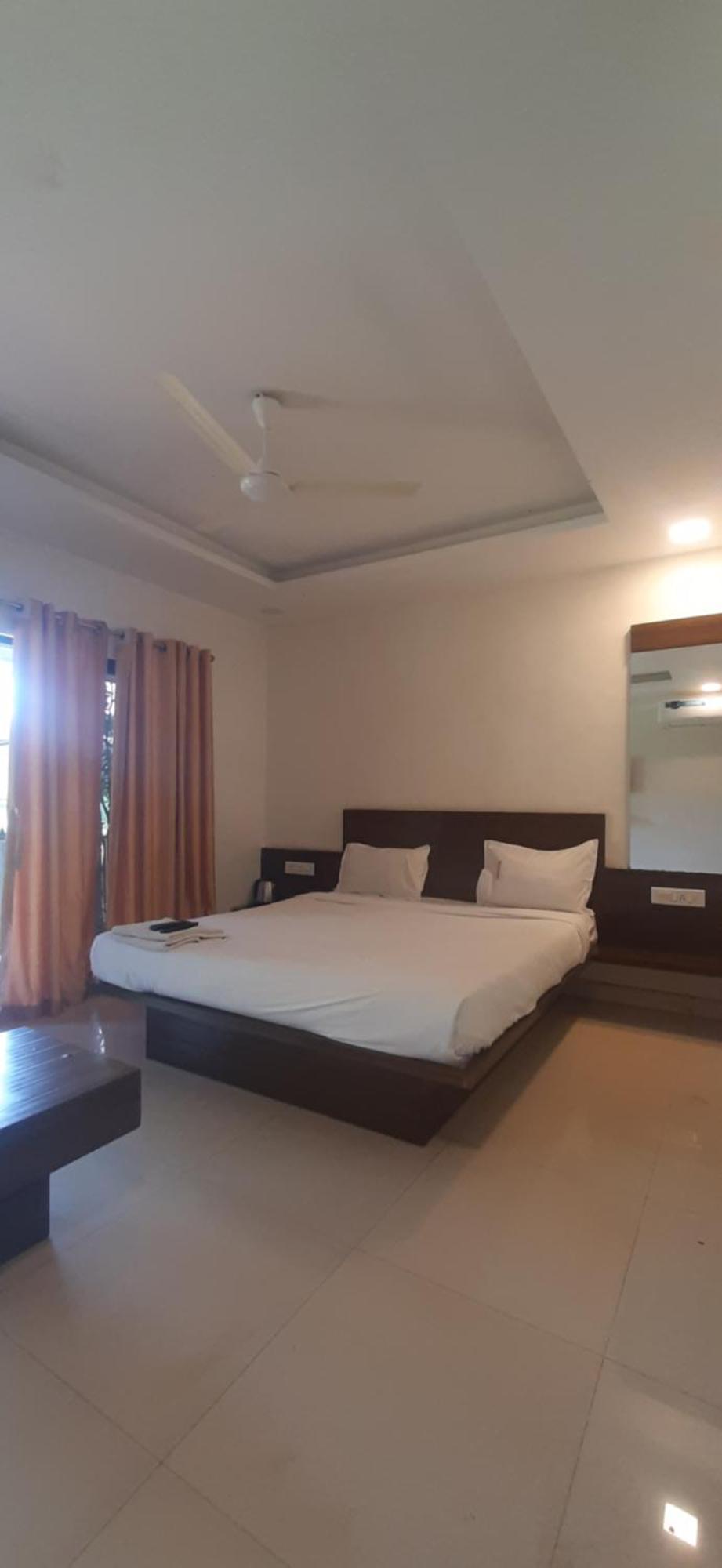 Hotel Oakwood 4*