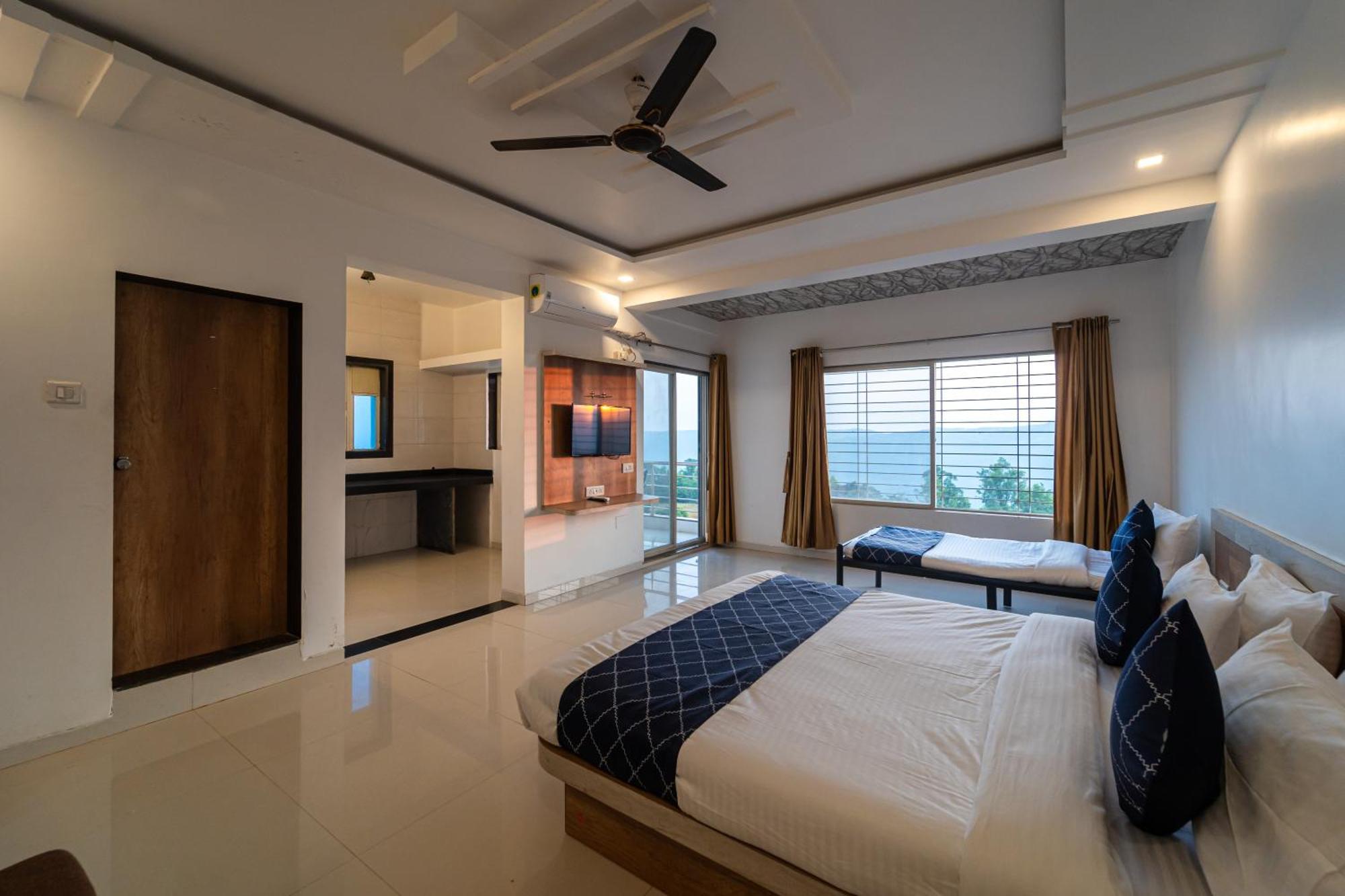 Strawberry King Resort 4*