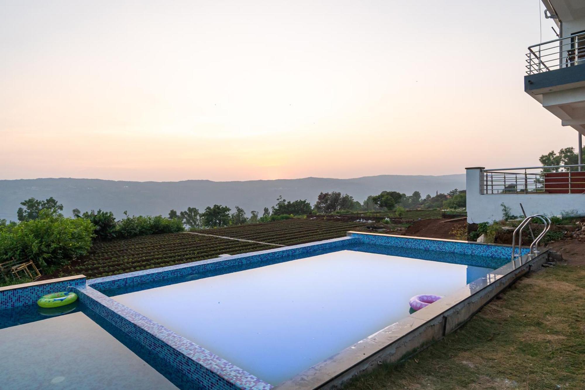 Strawberry King Resort