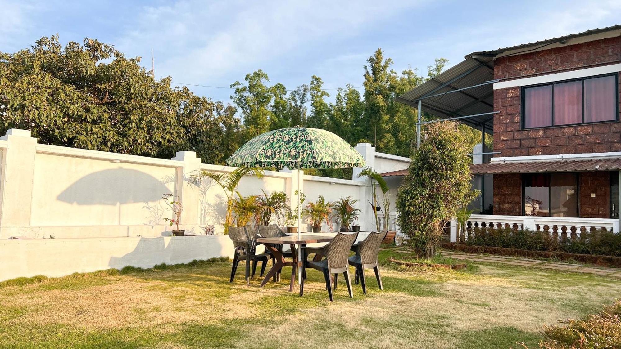 Emerald Hotel Mahabaleshwar