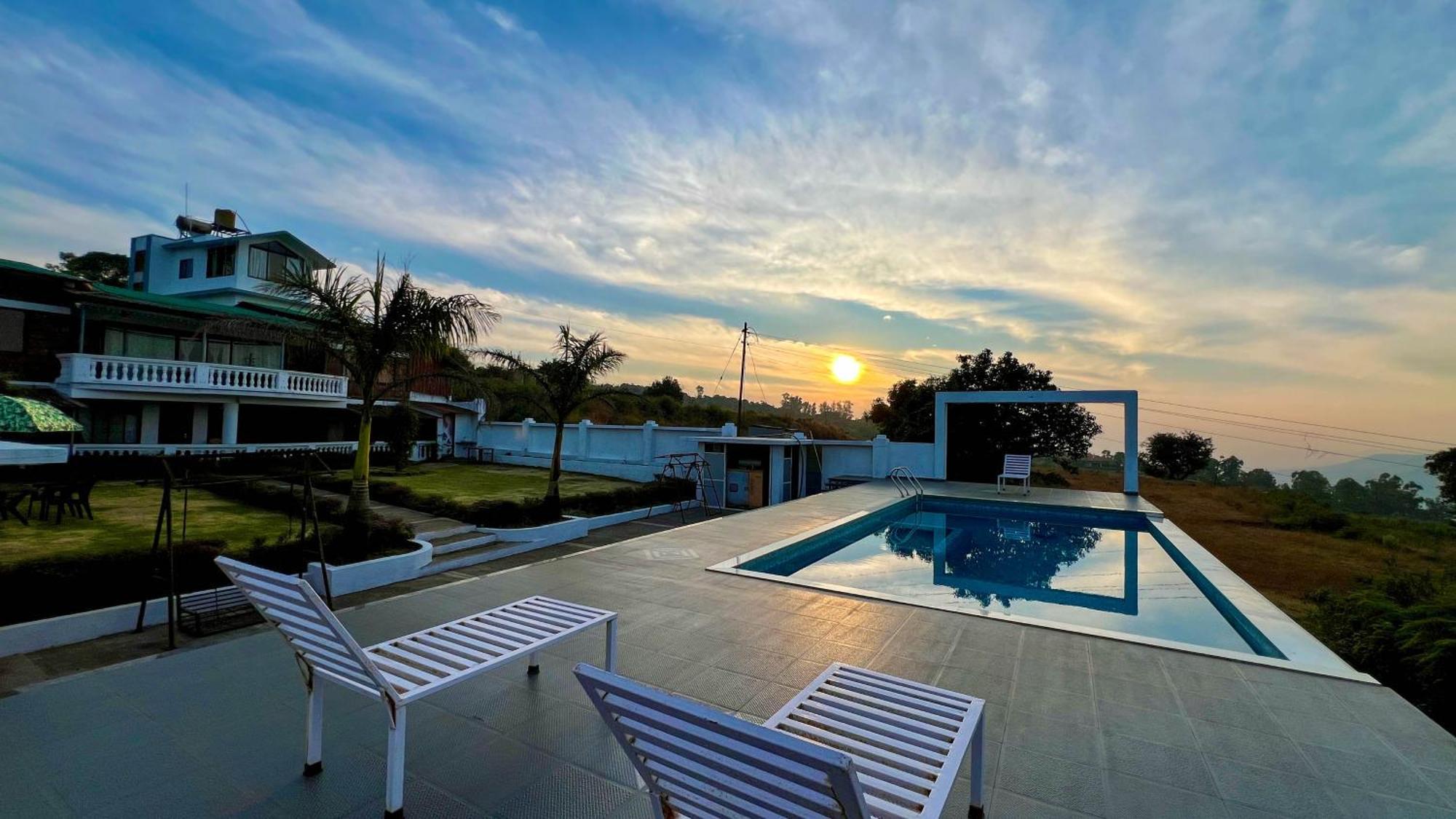 Hotel Emerald 3*