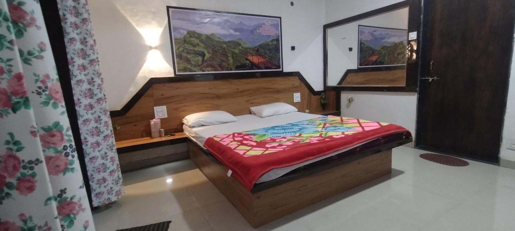 S R S * Mahabaleshwar