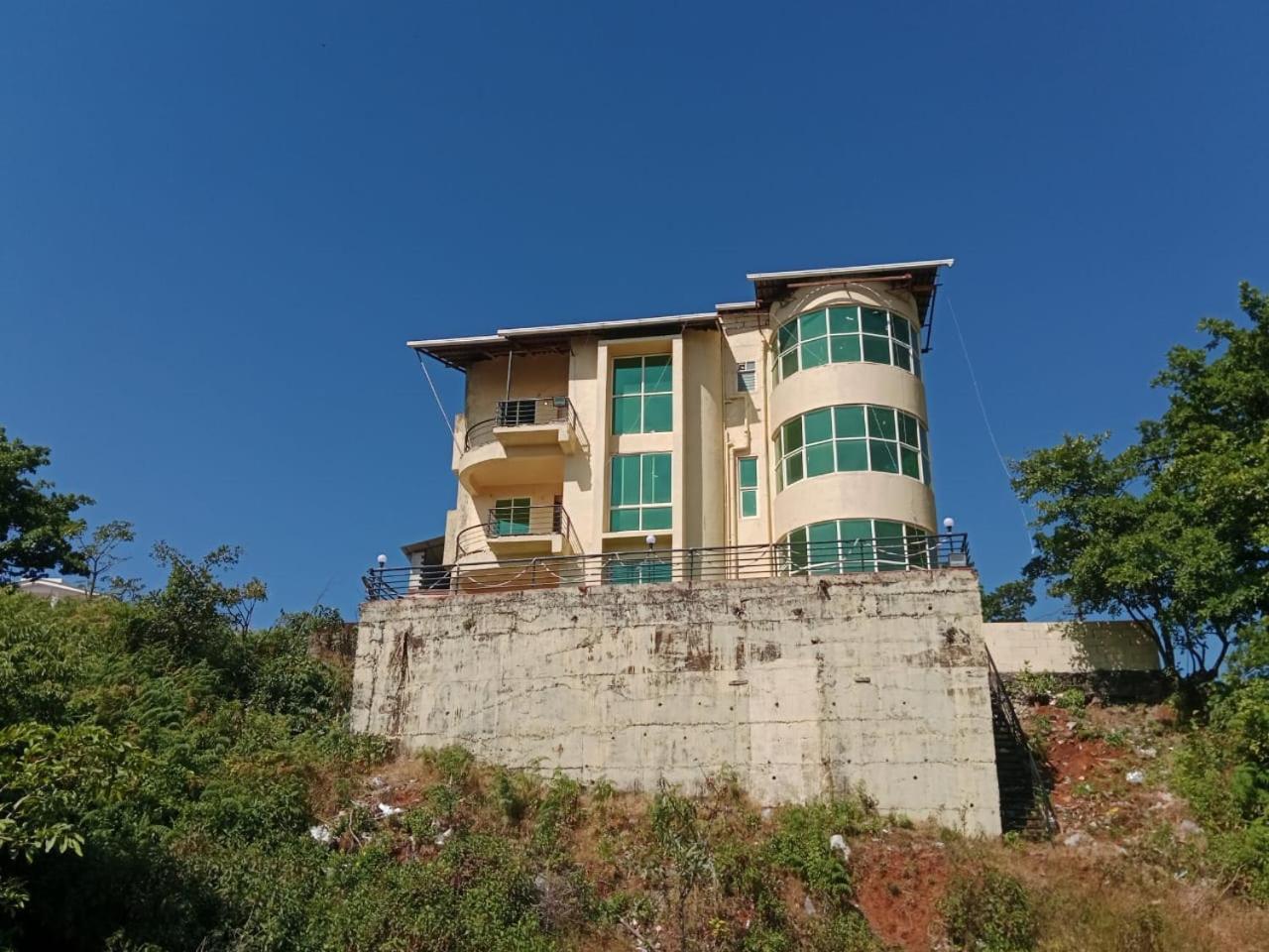 Holiday home Dev Anand