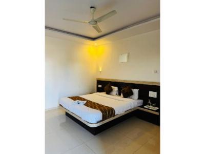 Crystal Hotel Mahabaleshwar