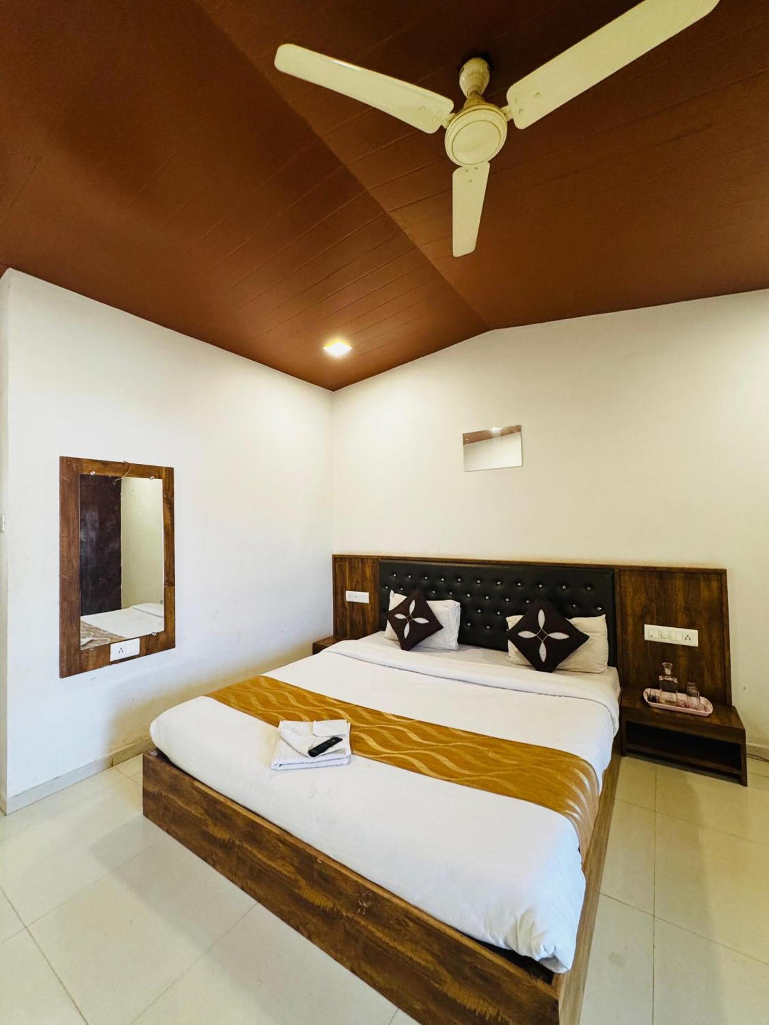 Hotel Crystal Mahabaleshwar