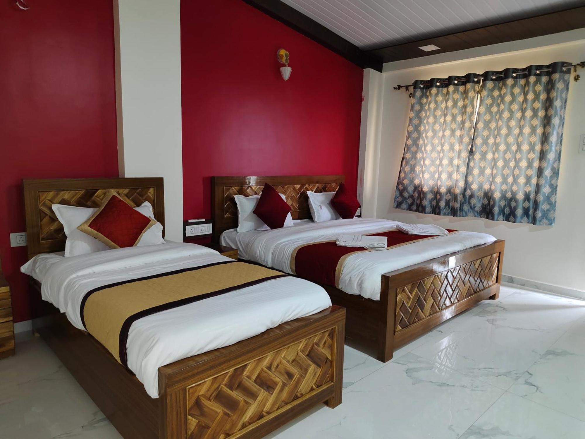 Kadam Palace 3*