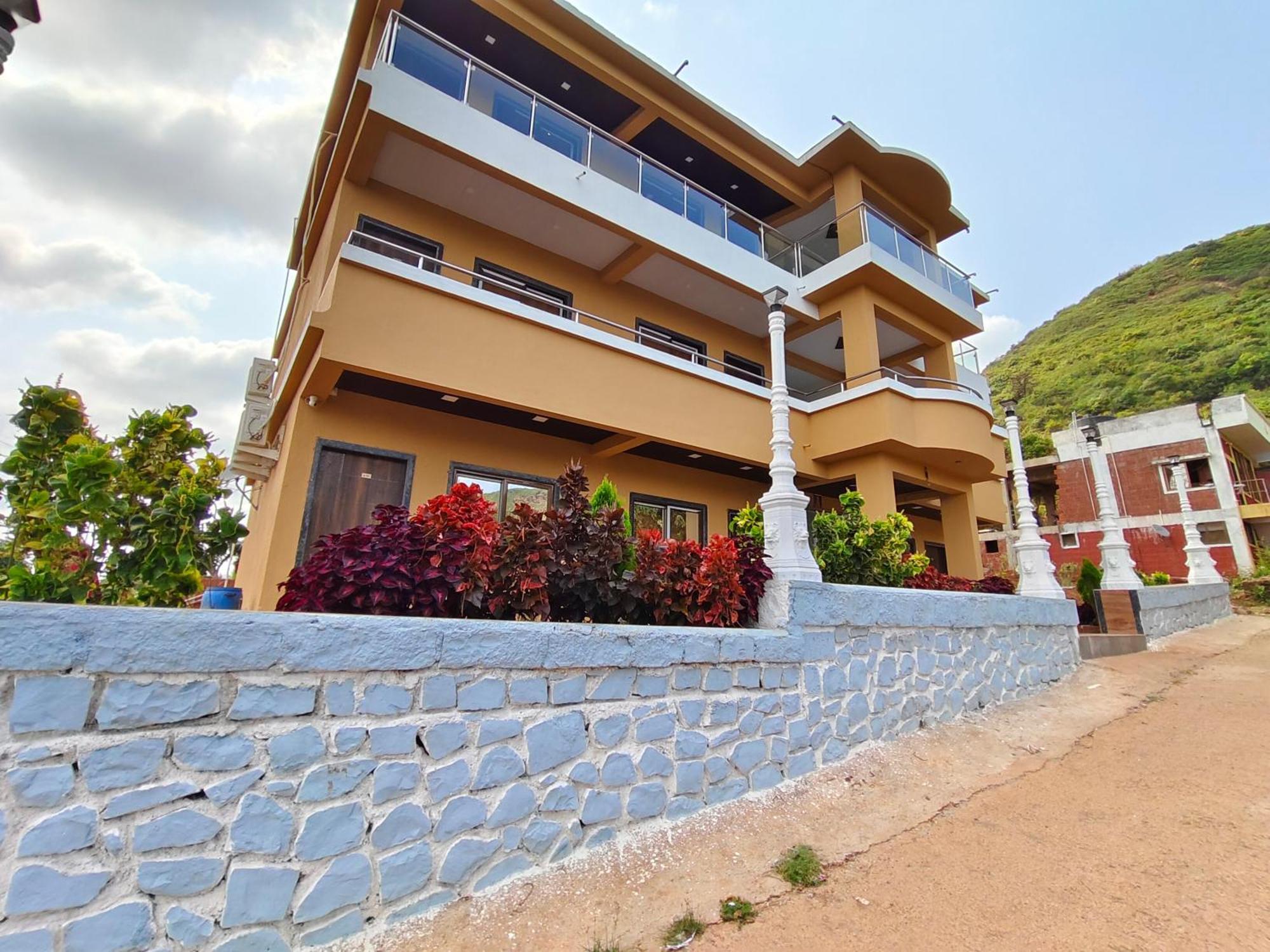 Hotel Kadam Palace Mahabaleshwar
