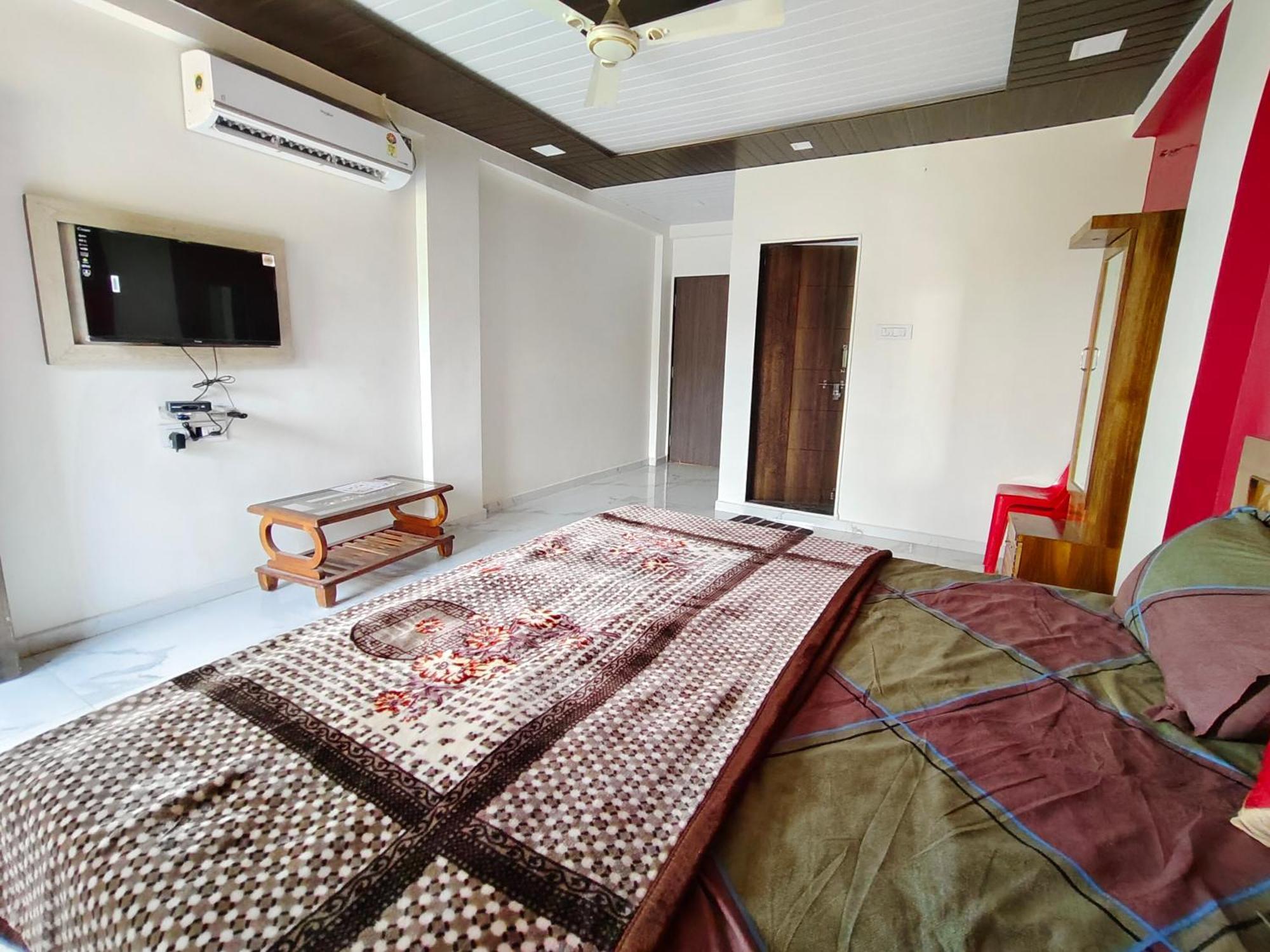 Hotel Kadam Palace Mahabaleshwar