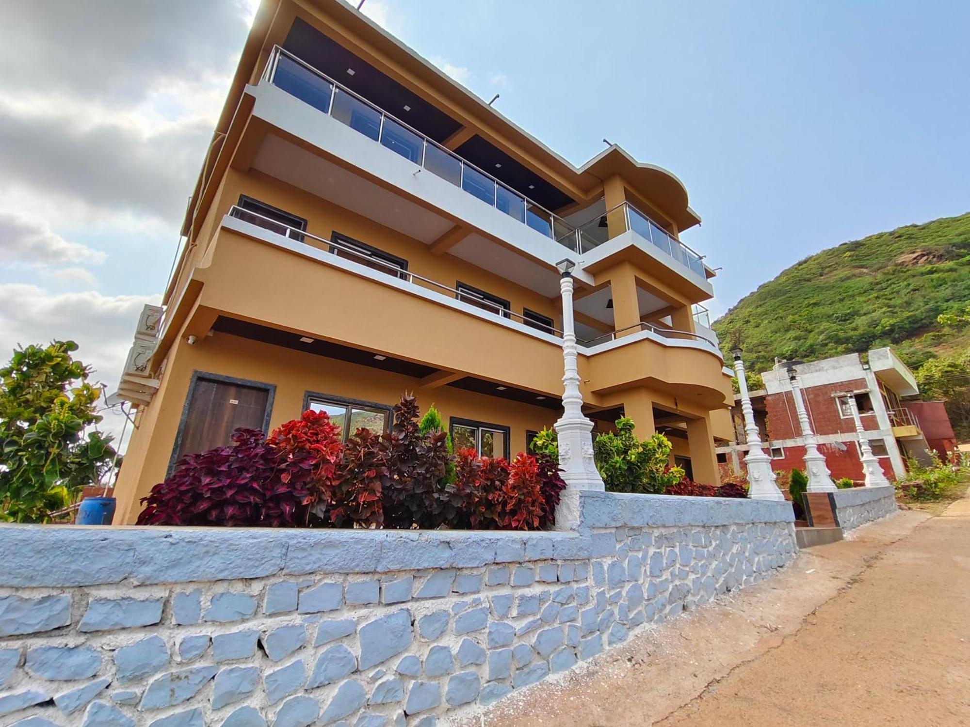 Kadam Palace Mahabaleshwar