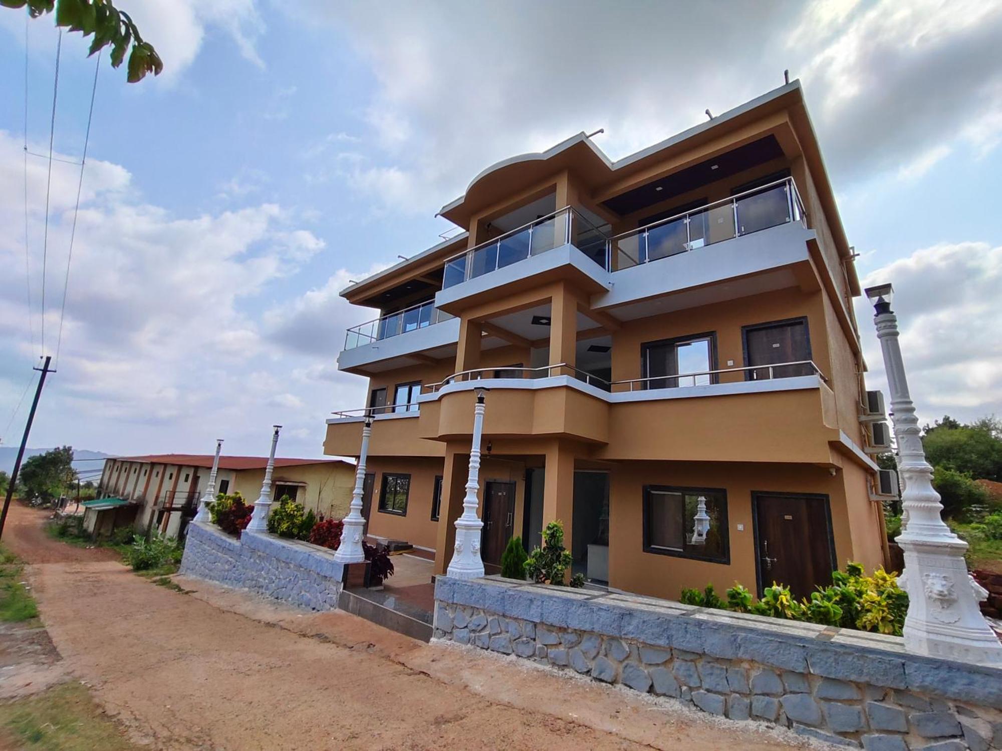 Kadam Palace Hotel 3*