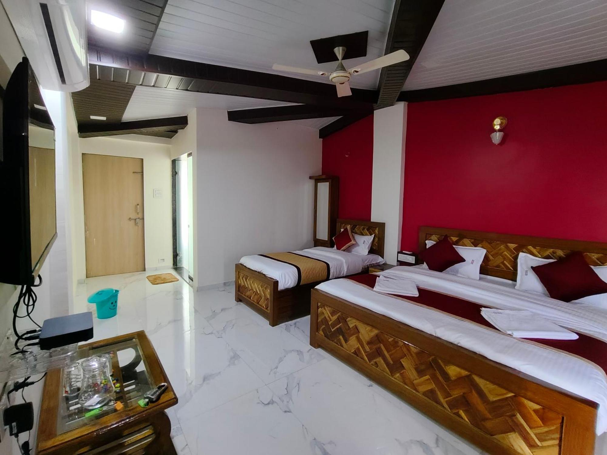 Kadam Palace Hotel 3*
