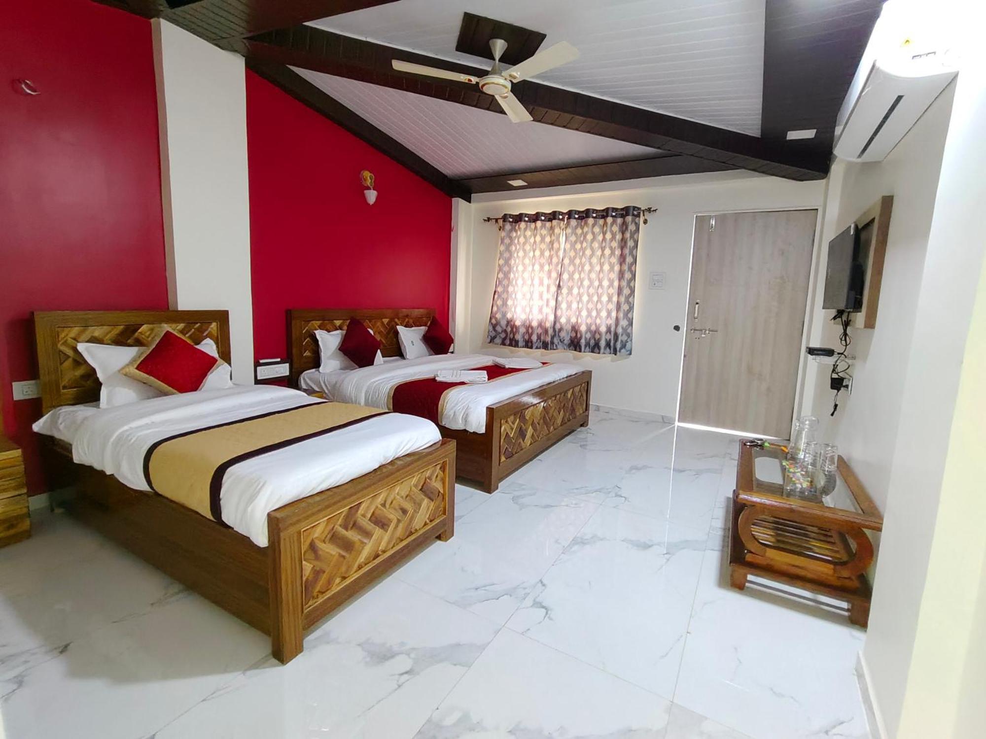 Kadam Palace Hotel Mahabaleshwar