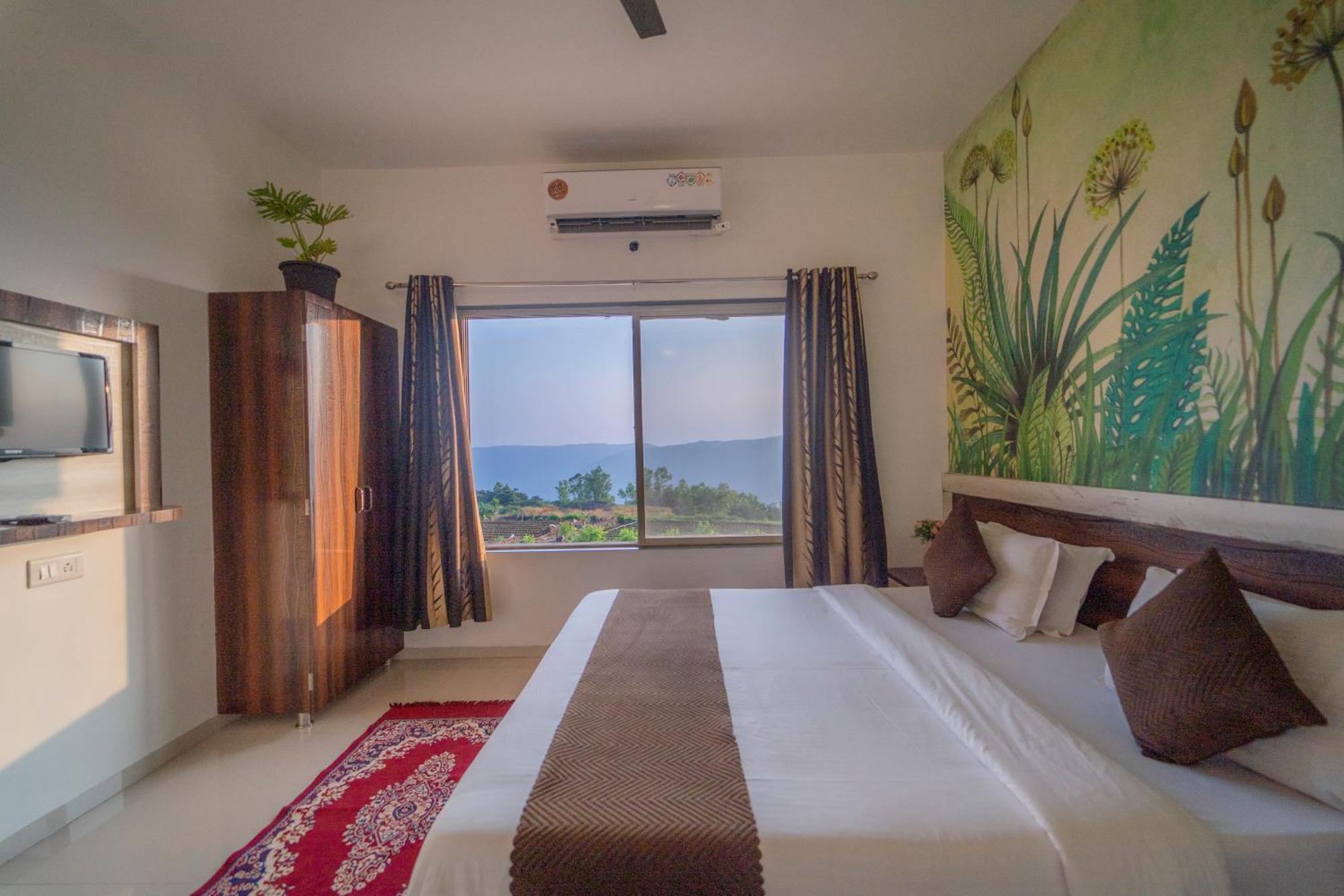 Hill View ,mahabaleshwar , Private Swimming Pool
