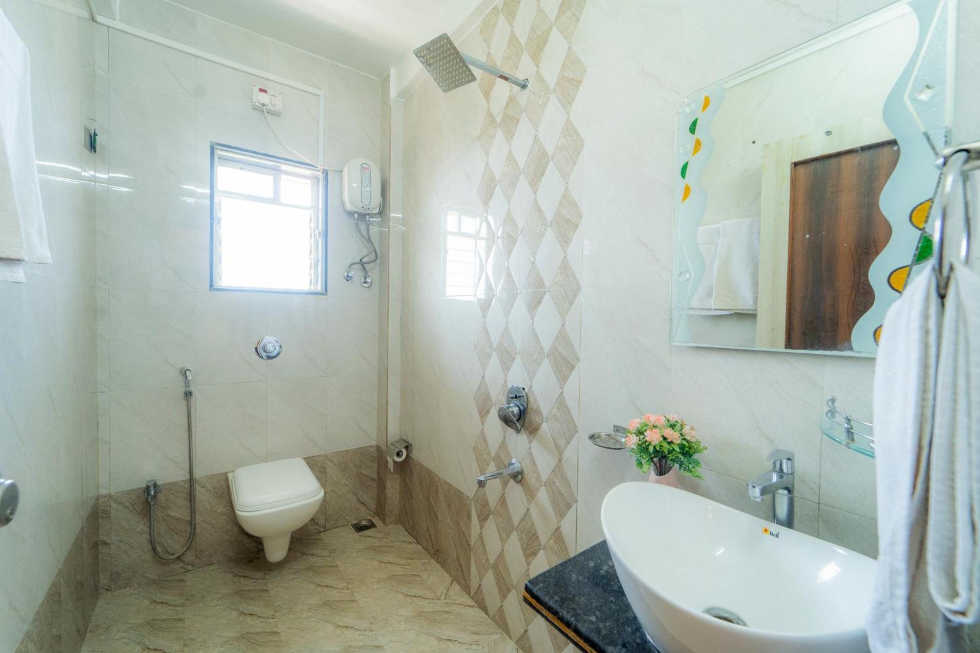 Hill View ,mahabaleshwar , Private Swimming Pool Villa