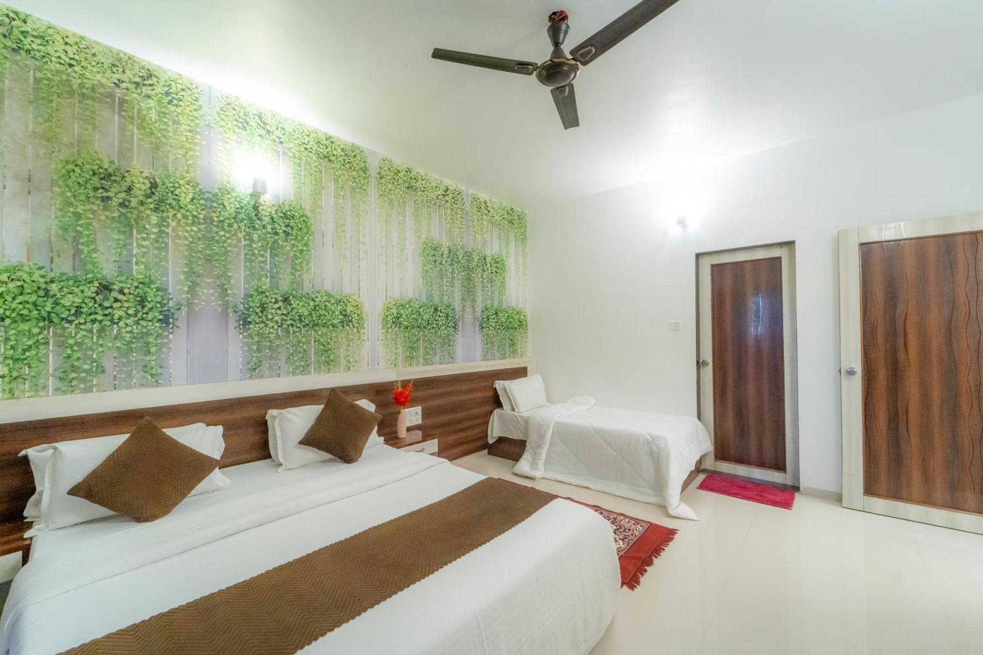 Villa Hill View ,mahabaleshwar , Private Swimming Pool
