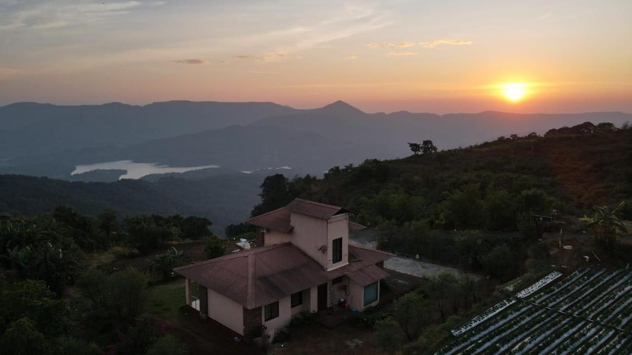 Lifeline Villas- Backwater Breeze Valley View Luxurious Infinity Pool With Huge Open Area Holiday home *
