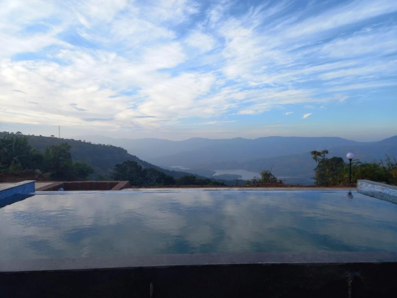 Lifeline Villas- Backwater Breeze Valley View Luxurious Infinity Pool With Huge Open Area Mahabaleshwar