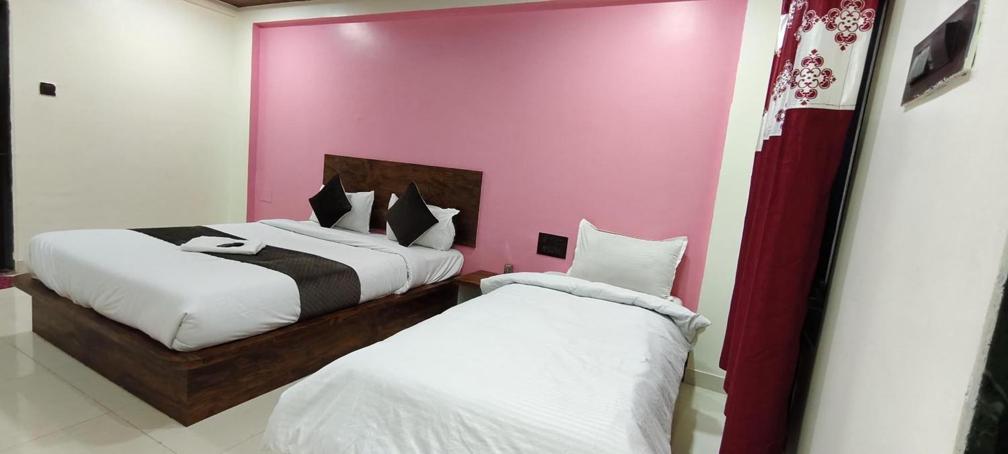 Sai Niwas Hotel 3*
