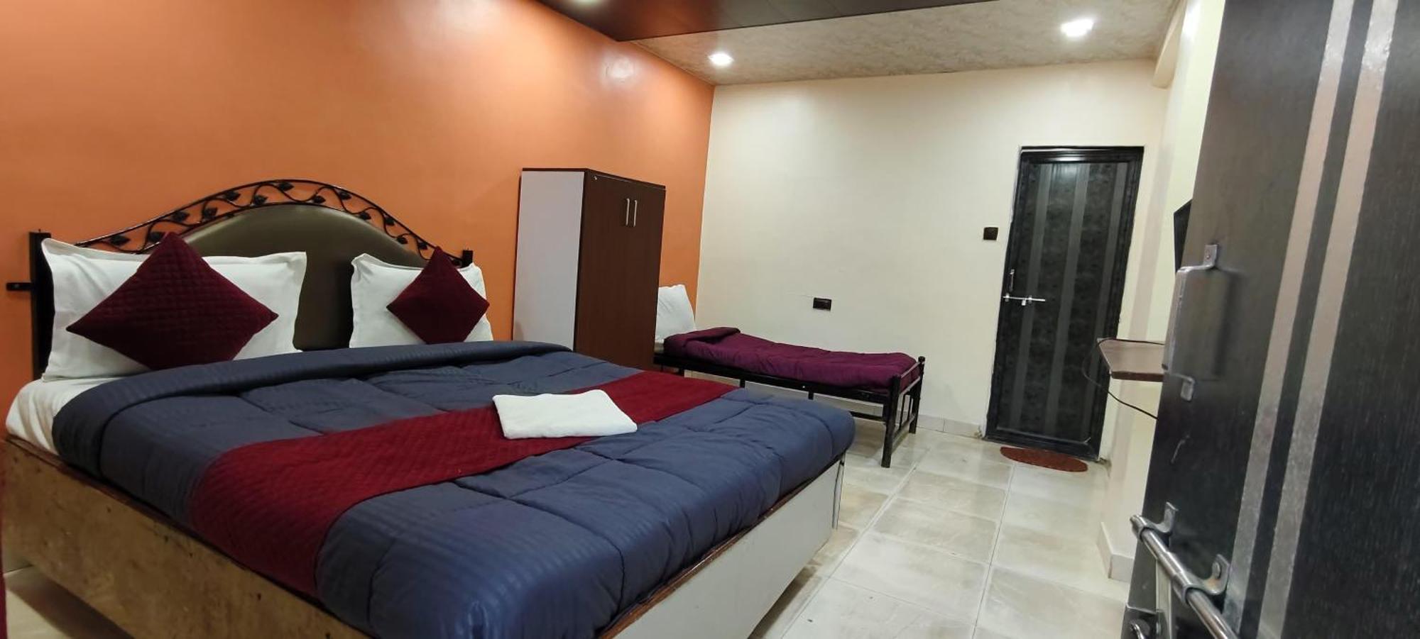 Sai Niwas Hotel