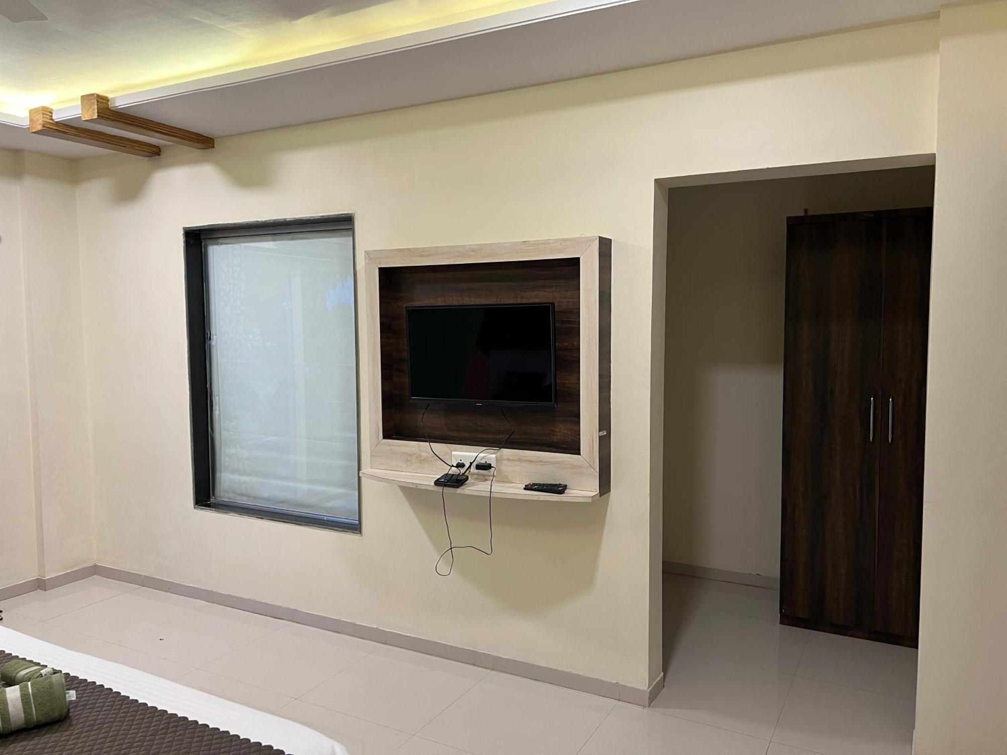 Hotel Shriyan 4*