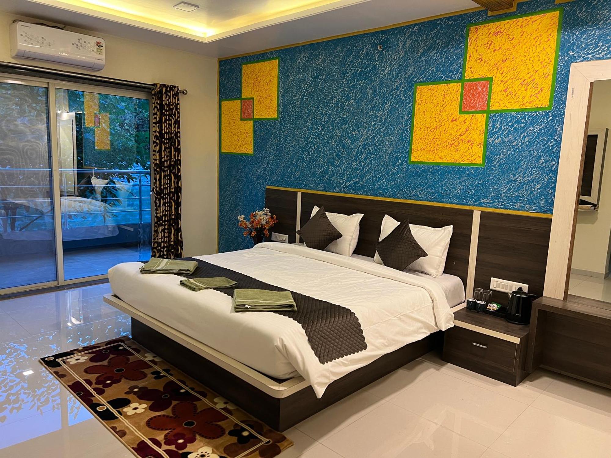 Hotel Shriyan 4*