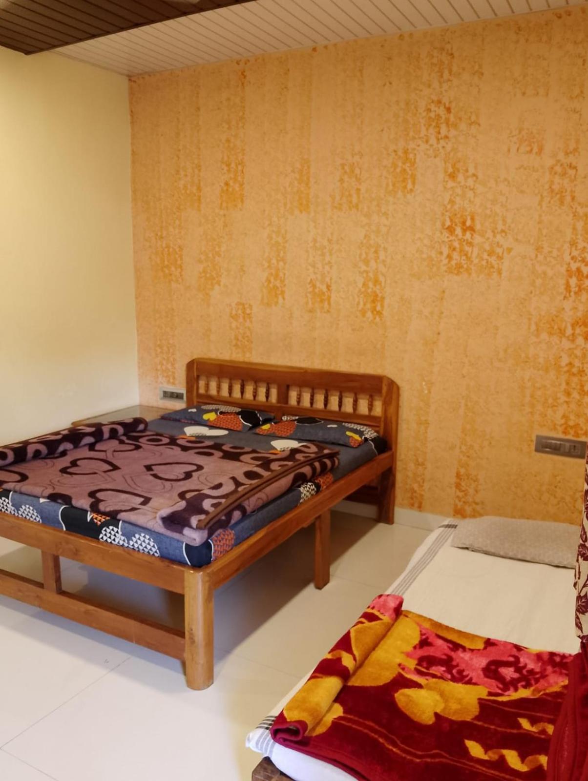Hotel Vikrant Deluxe 3*