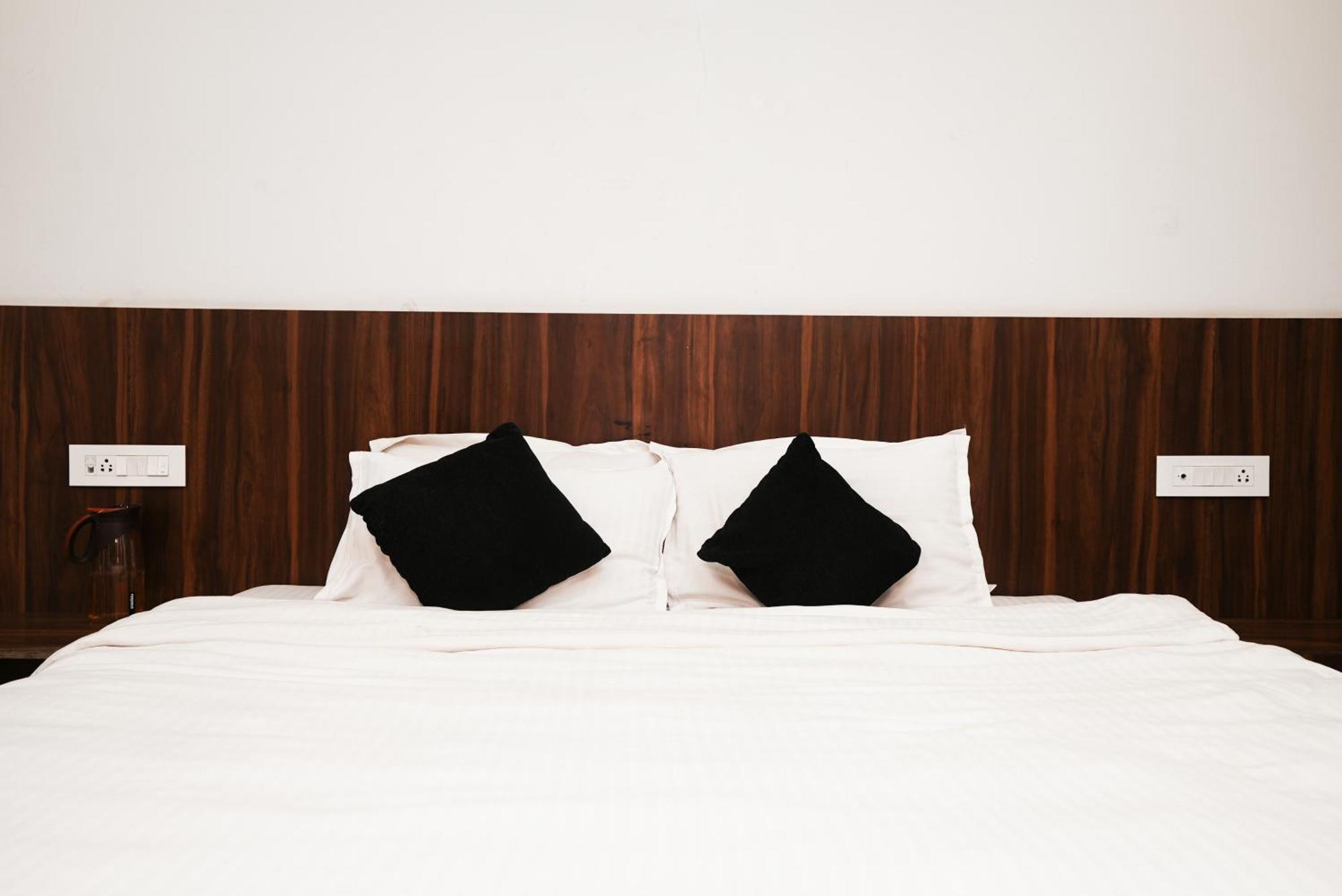 Sai Executive Near Holy Cross Church Hotel 3*