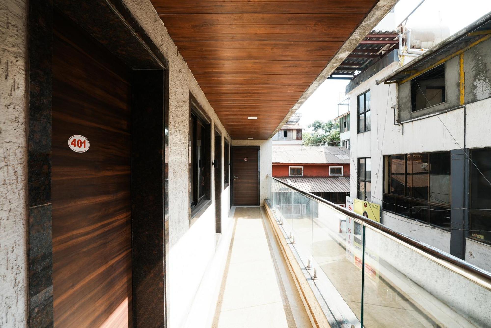 Sai Executive Near Holy Cross Church 3*