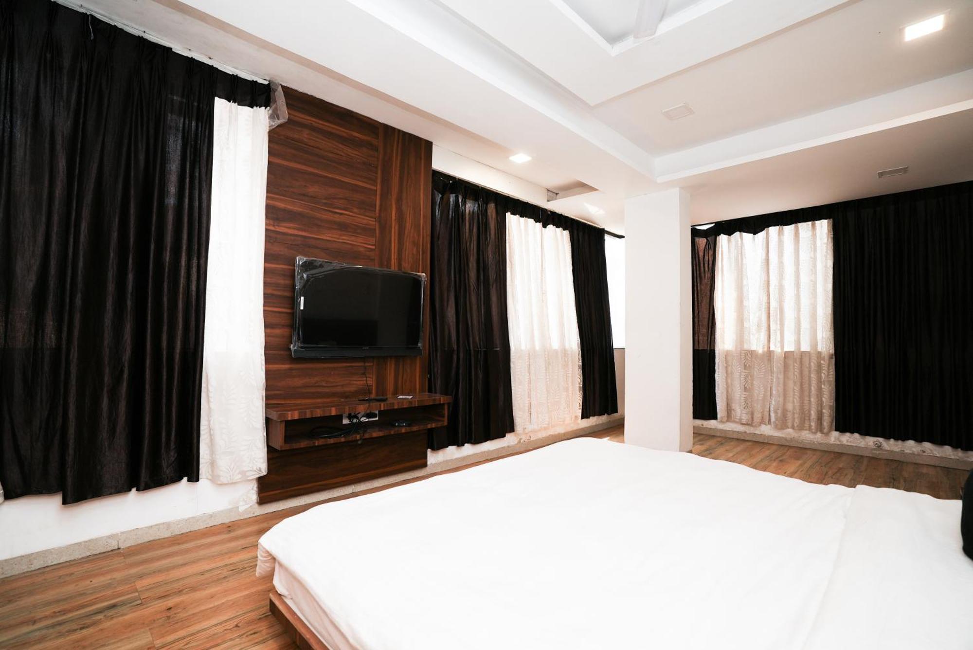 Sai Executive Near Holy Cross Church Hotel 3*
