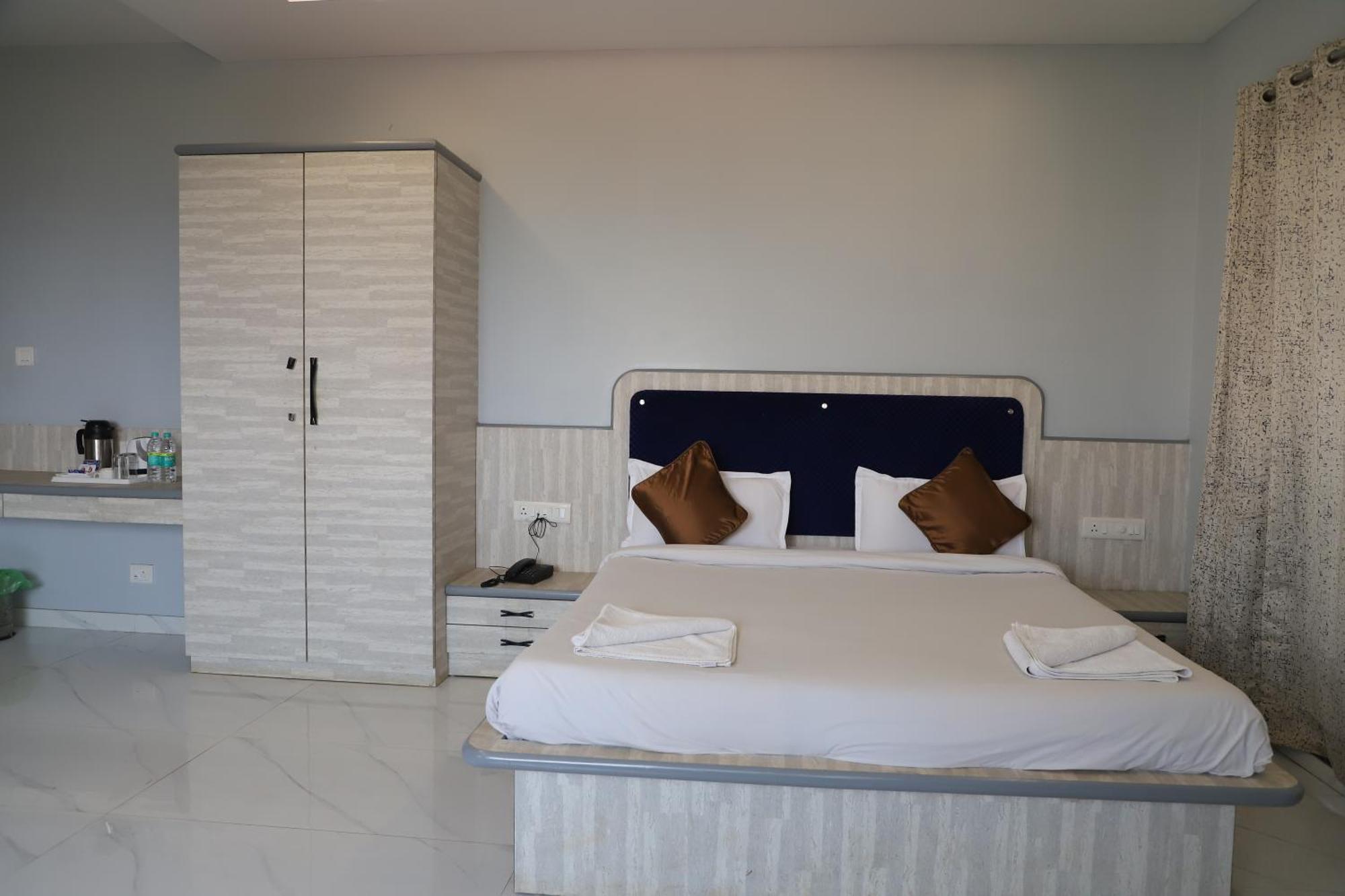 Jeevan Village Resort *