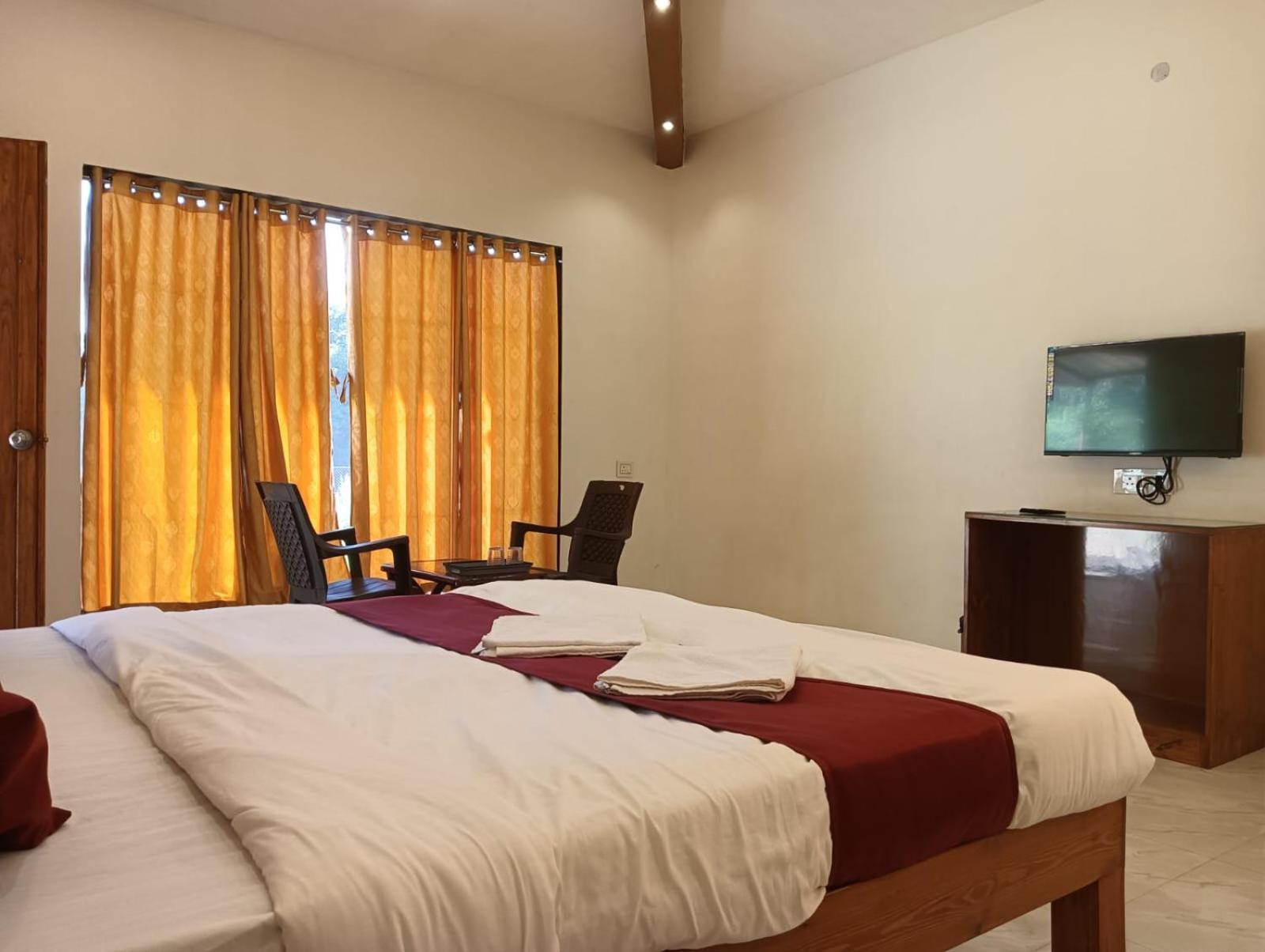 Heaven River Side And Mahabaleshwar