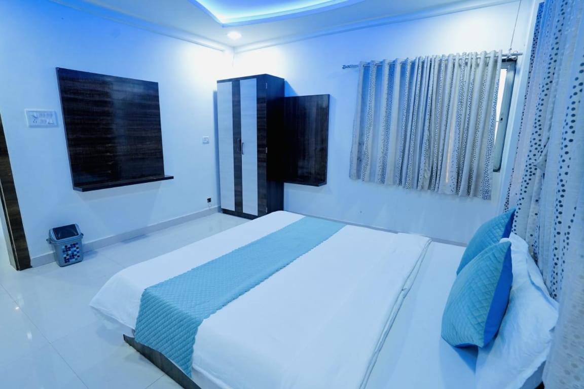 Mahalaxmi Hills 3*