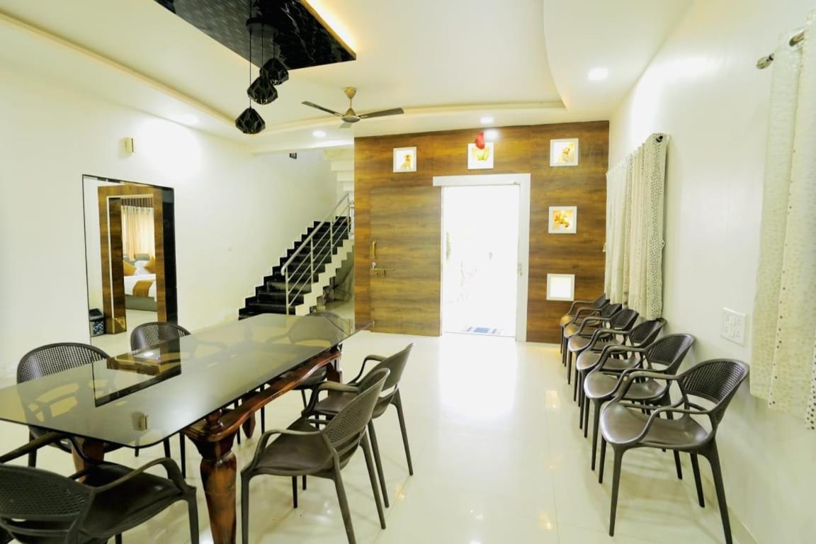 Mahalaxmi Hills 3*