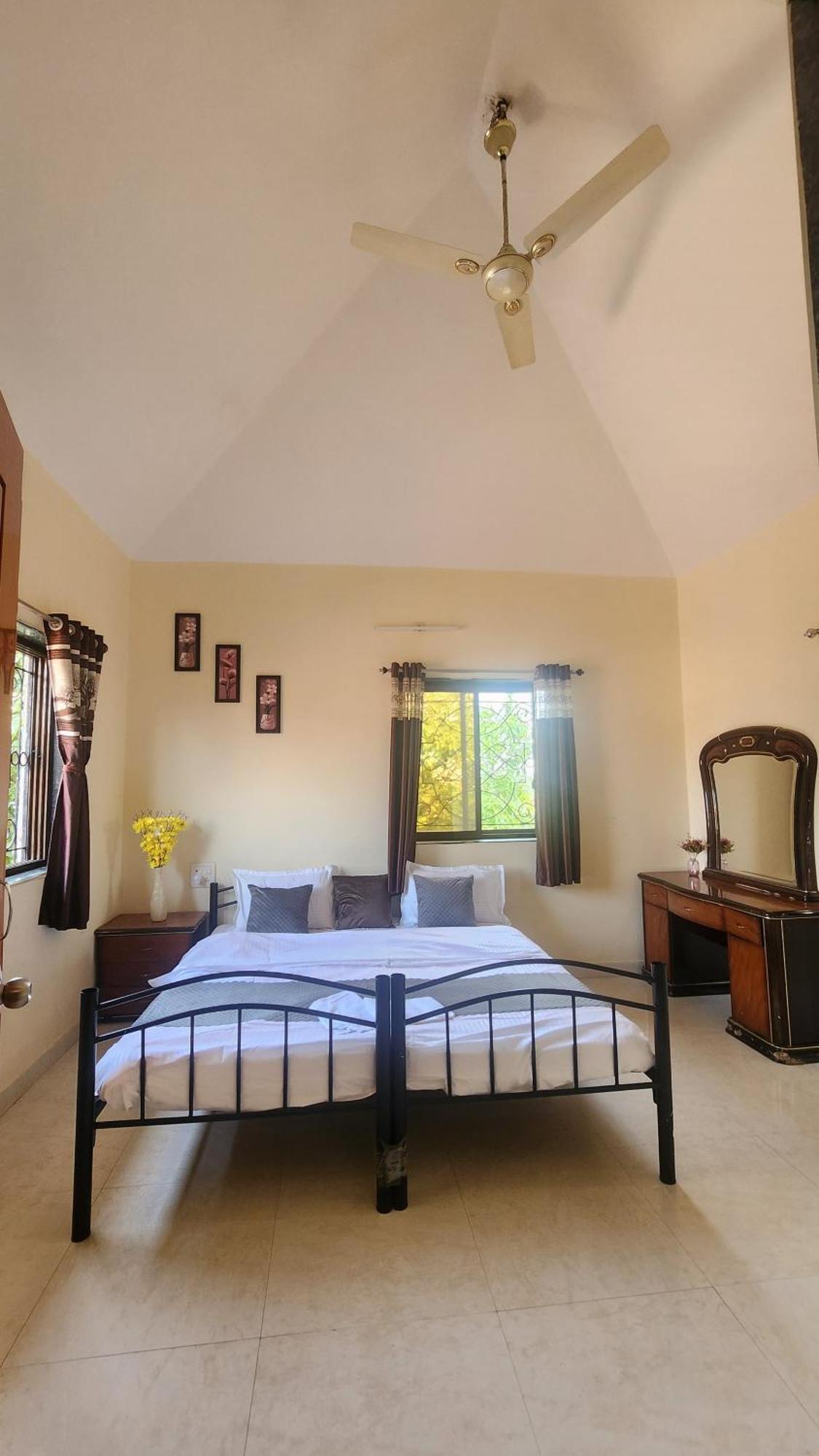 Holiday home Kareeshmavilla *