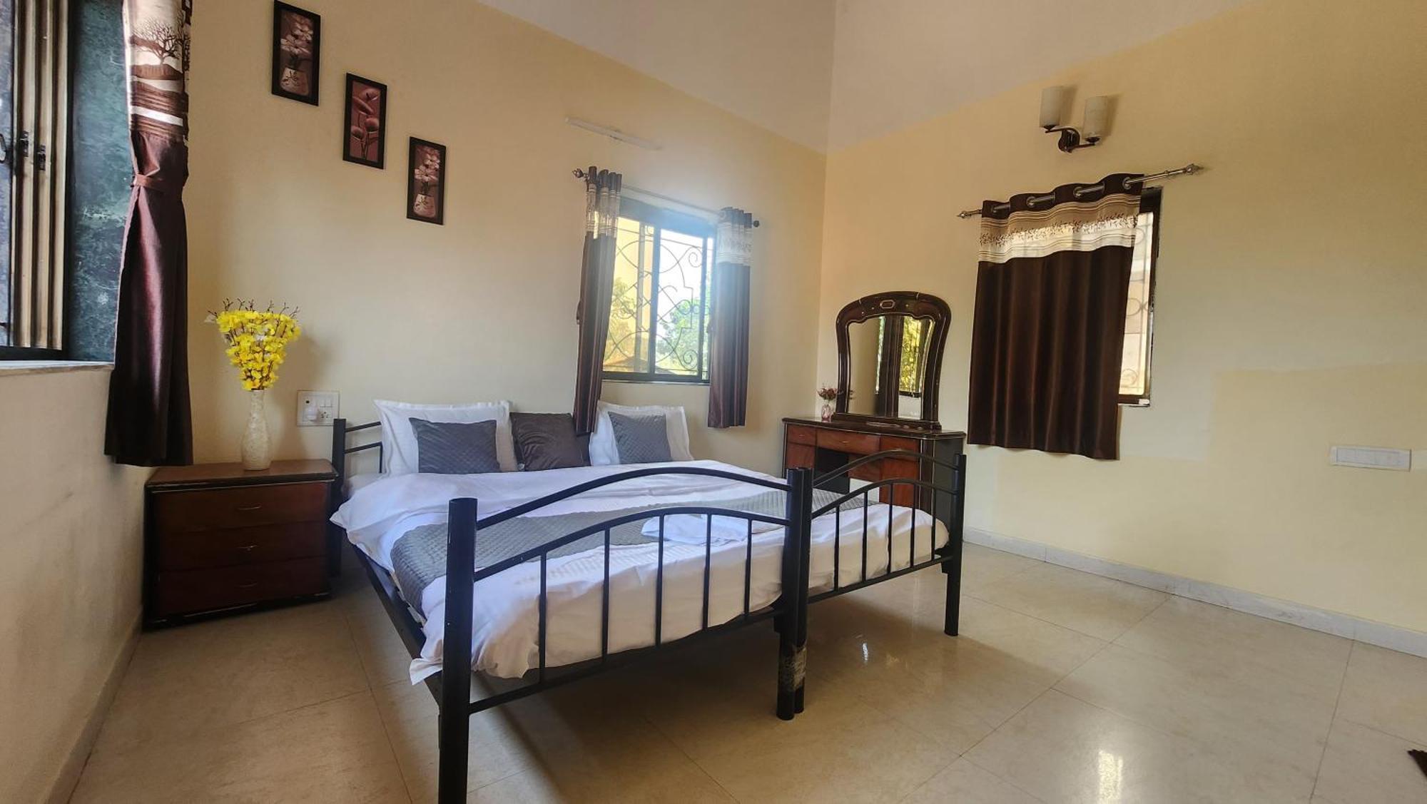 Kareeshmavilla *