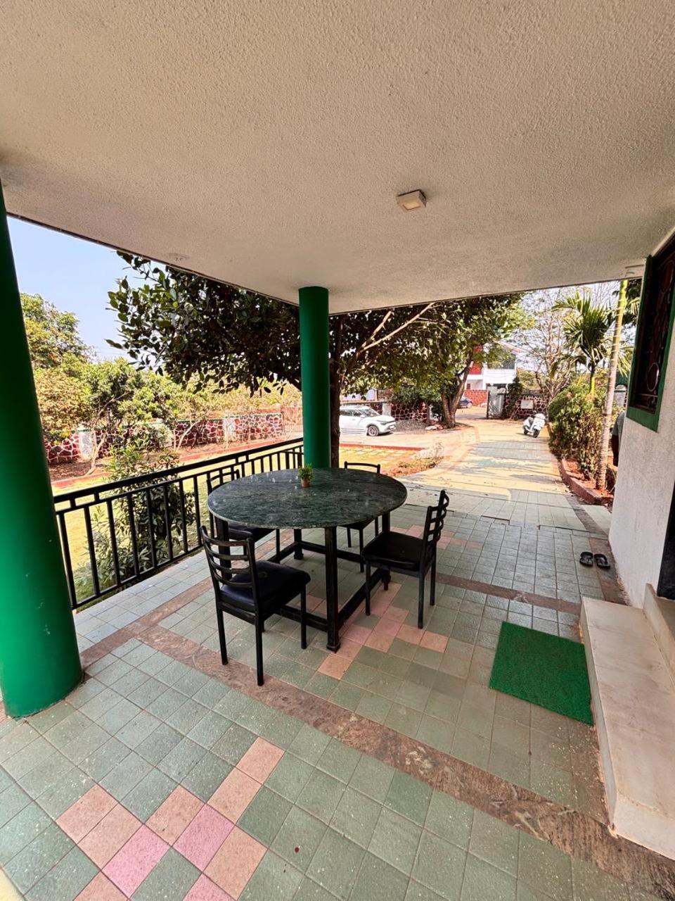 Kareeshmavilla Holiday home *