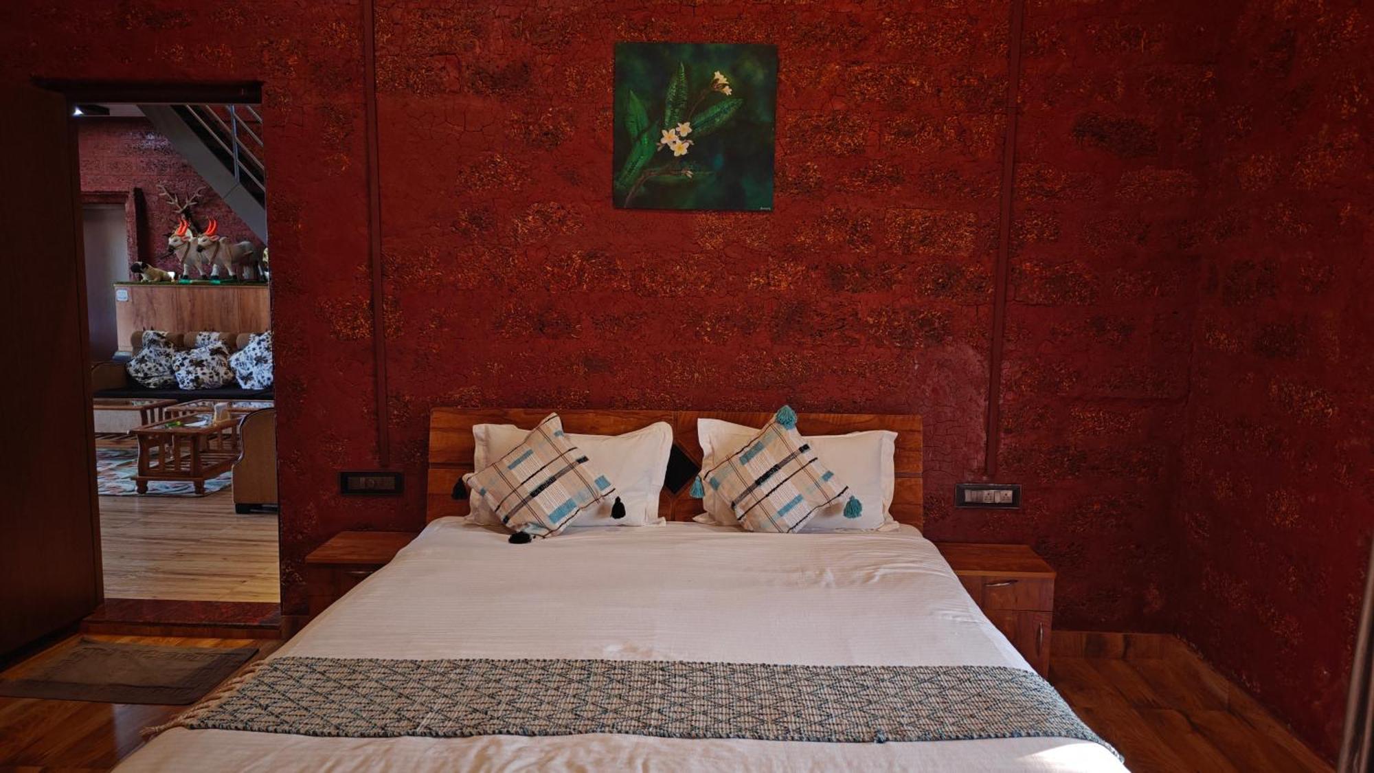 Stone Casa By Vgh 4bhk With Swimming Pool * Mahabaleshwar