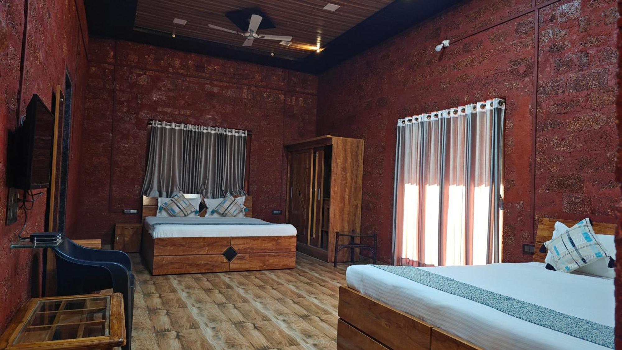 Stone Casa By Vgh 4bhk With Swimming Pool Villa Mahabaleshwar