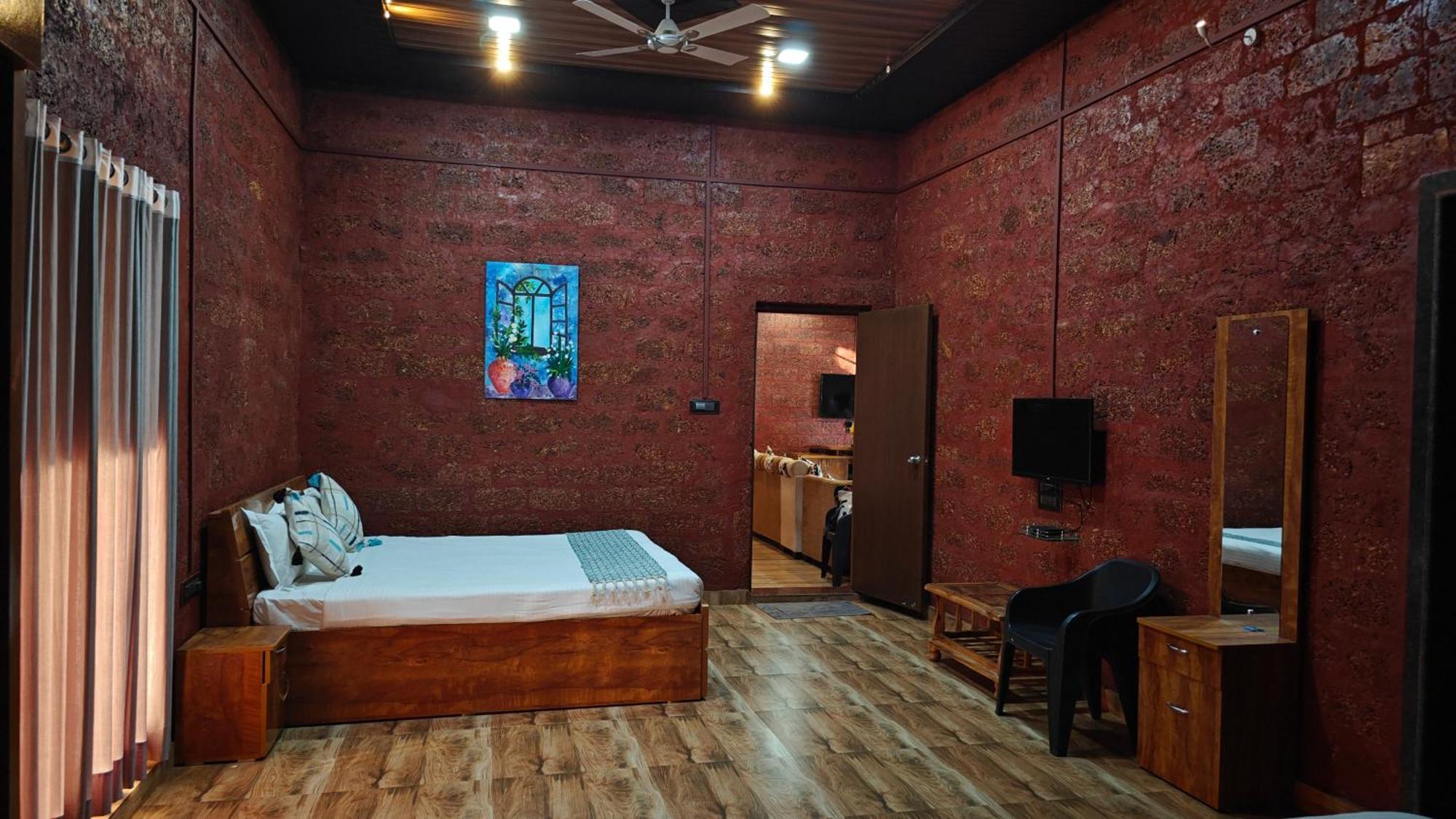 Villa Stone Casa By Vgh 4bhk With Swimming Pool Mahabaleshwar