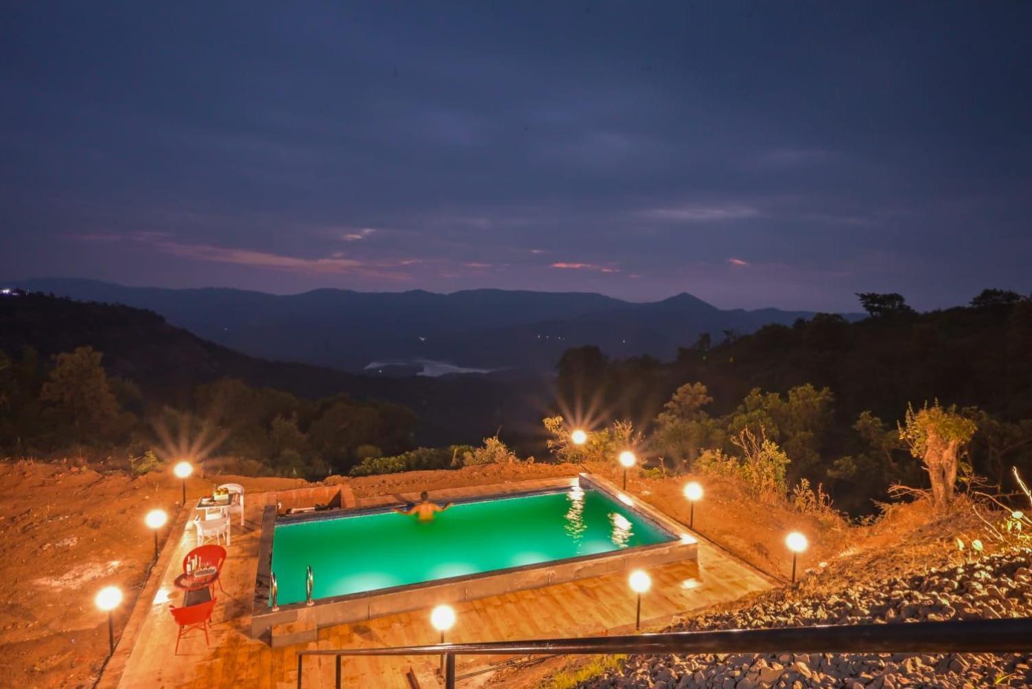 Holiday home Lifeline Villas- Backwater Breeze Valley View Luxurious Infinity Pool With Huge Open Area Mahabaleshwar