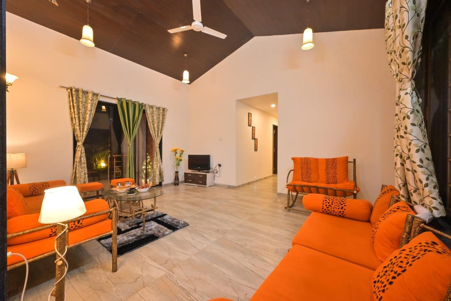 Holiday home Lifeline Villas- Backwater Breeze Valley View Luxurious Infinity Pool With Huge Open Area