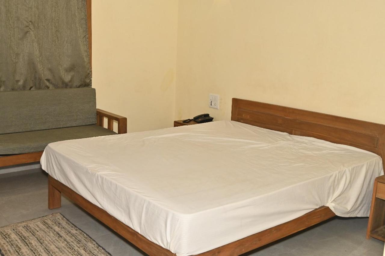 Hotel Shiv Parvati - 5 Bhk In 3*
