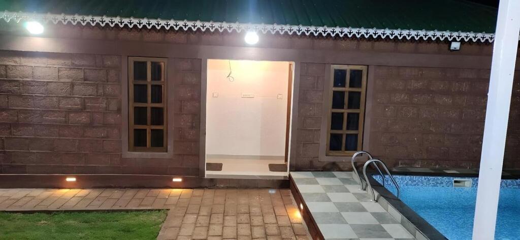 Shiv Parvati - 5 Bhk In Hotel 3*